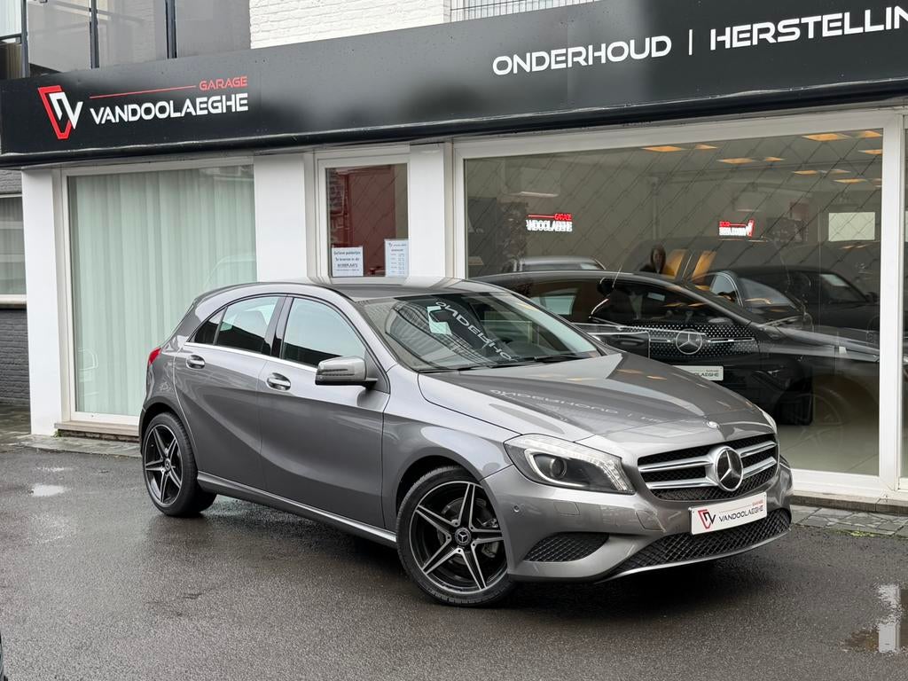 Mercedes Benz A180CDI 18" AMG velgen - PDC - Navi -Automaat, Auto's, Euro 5, Zwart, 4 cilinders, Leder en Stof