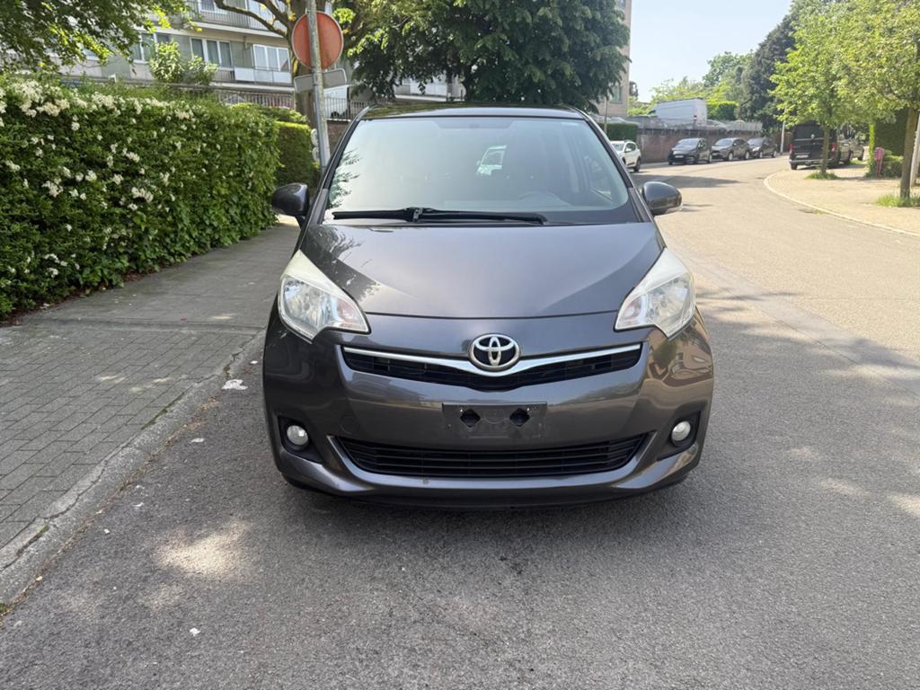 Toyota Verso-S 1.3 essence toit panoramique, Autos, Toyota, Achat, Boîte manuelle, 5 portes, 5 places
