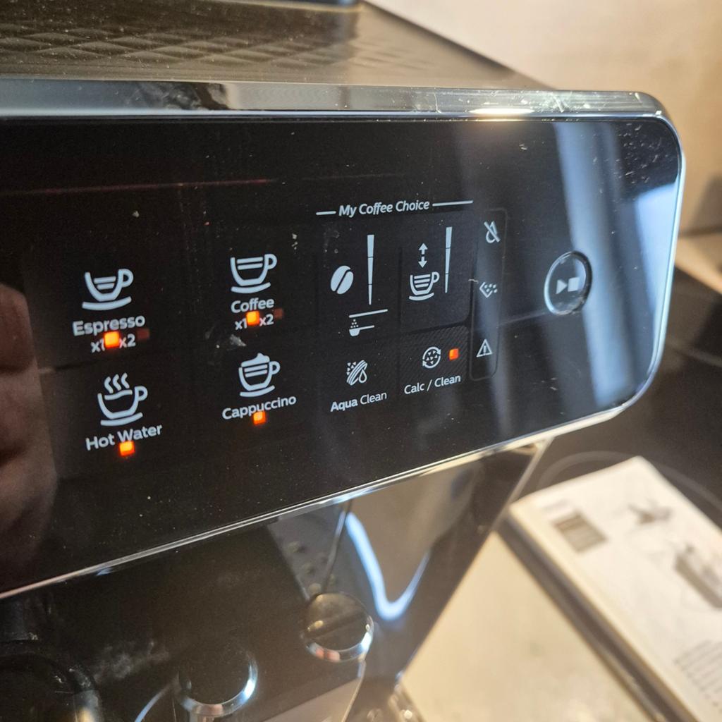Espresso machine LatteGo/ Fully Automatic, Elektronische apparatuur, Koffiezetapparaten, Ophalen, Afneembaar waterreservoir, Gebruikt