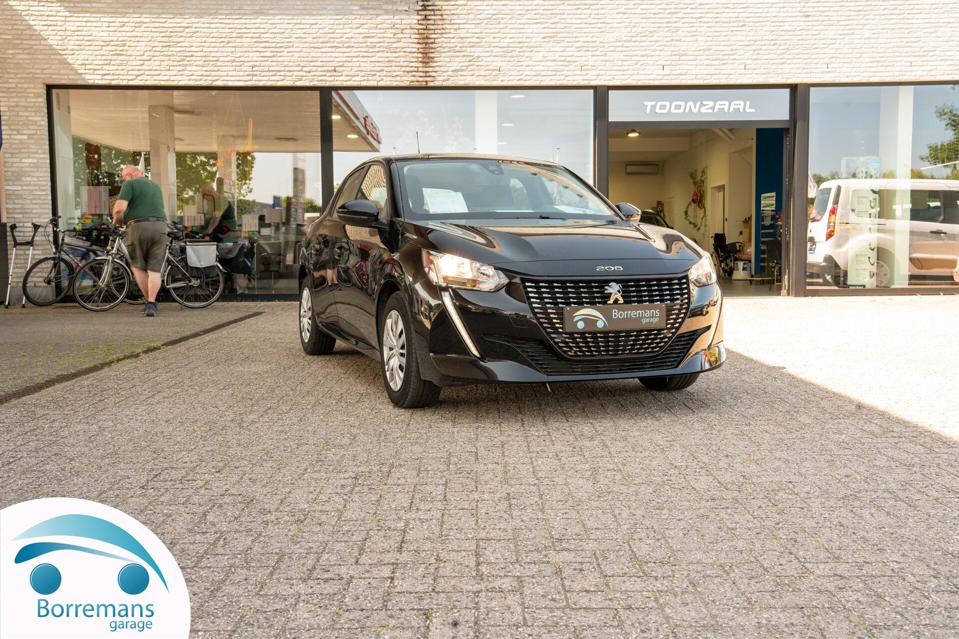 Peugeot 208 Active Pack | CarPlay | Bluetooth | Cruise Cont, 0 kg, 75 pk, 0 kg, Zwart