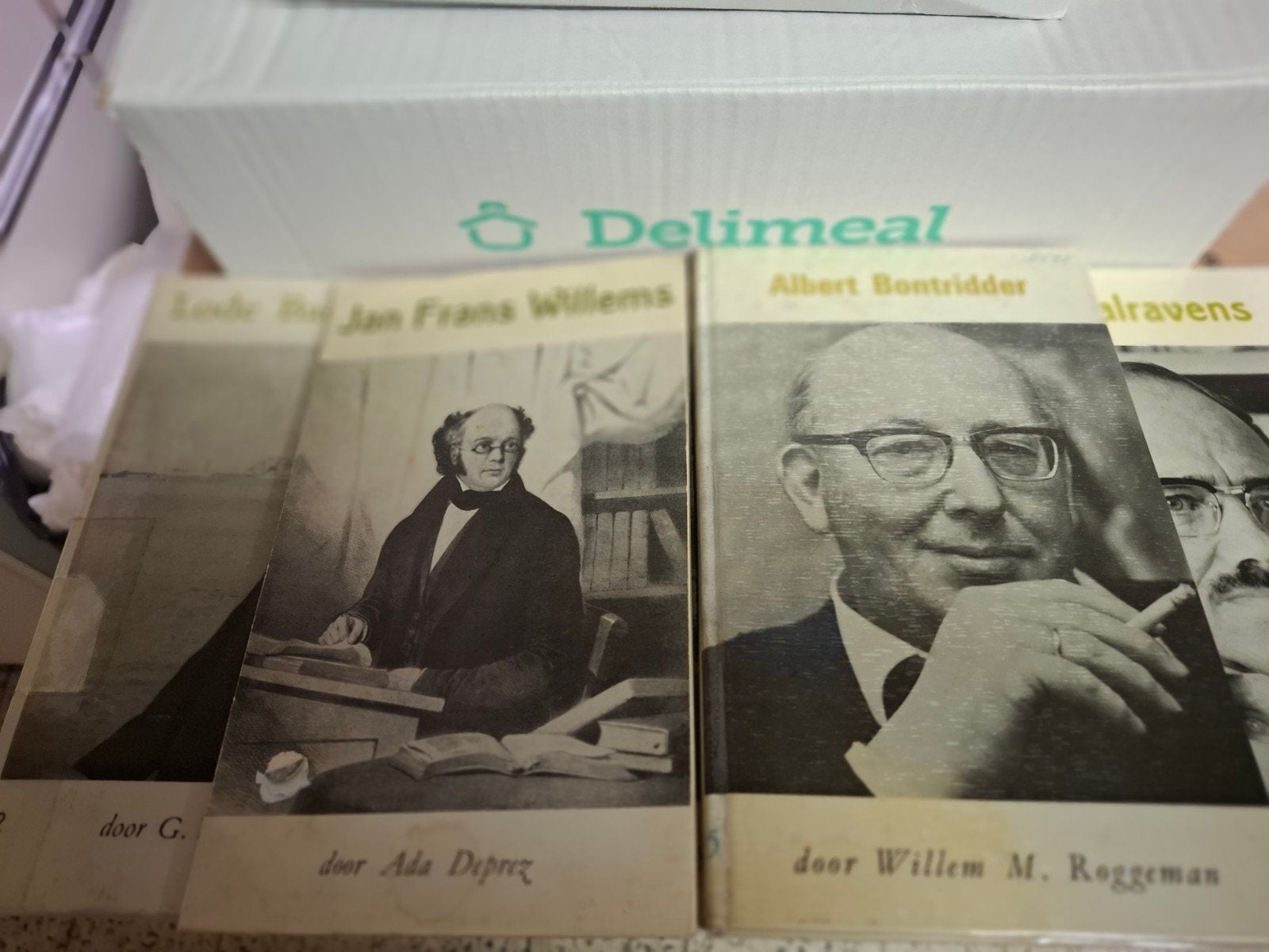 Monografieën over Vlaamse Letterkunde, Ophalen