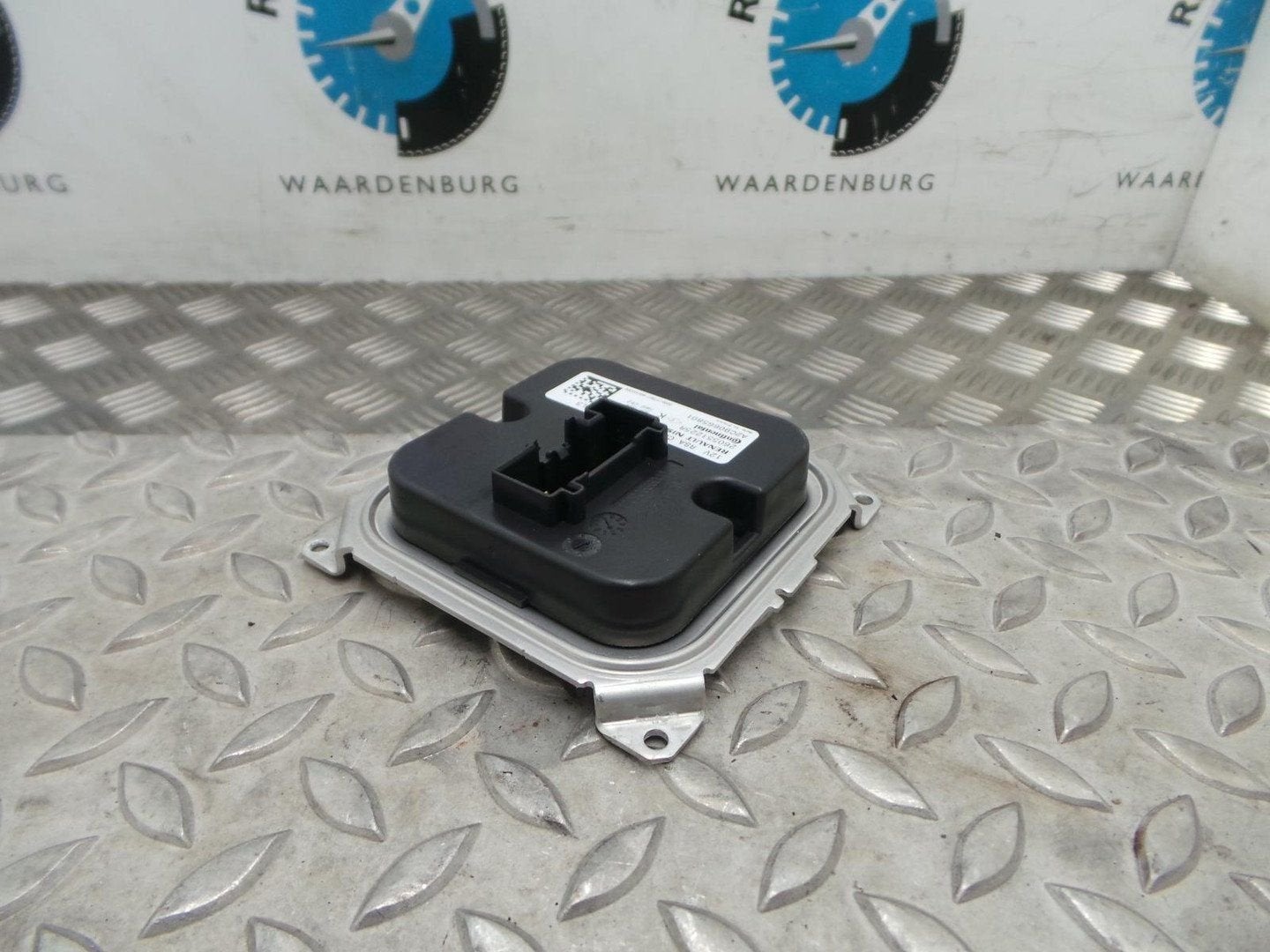 RENAULT SCENIC BOSE XENON STUURAPPARAAT 2018, Ophalen of Verzenden, Gebruikt, Stiba lid