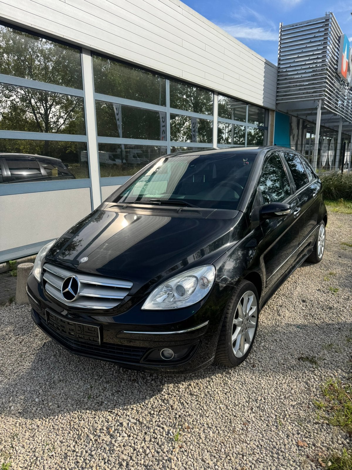 Mercedes B160 benzine met keuring verkoop en garantie, Auto's, Stof, Zwart, 4 cilinders, 1600 cc
