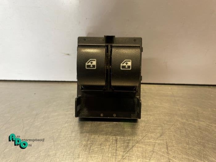 Commutateur vitre électrique d'un Citroen Nemo (Nemo 08-), -, 3 mois de garantie, Utilisé, -