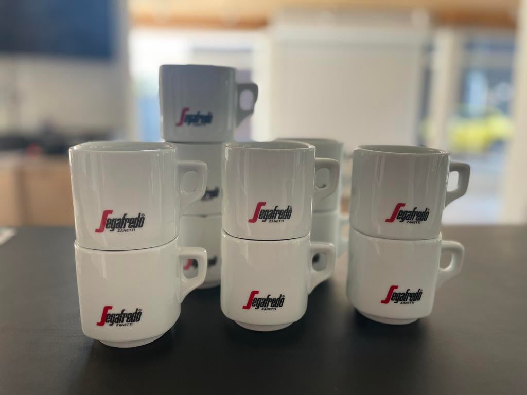 Segafredo tassen met onderbord 11 stuks, Ophalen, Zo goed als nieuw