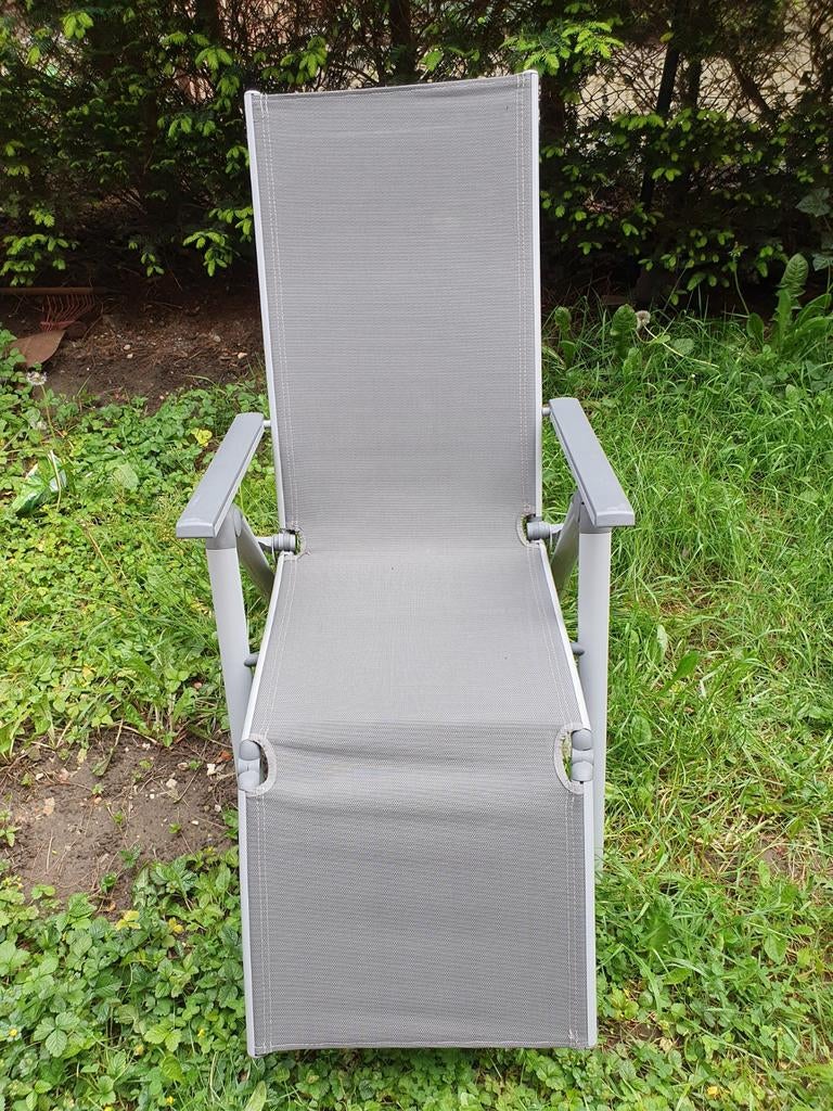 2 tuinstoelen met 1 kussen, Ophalen