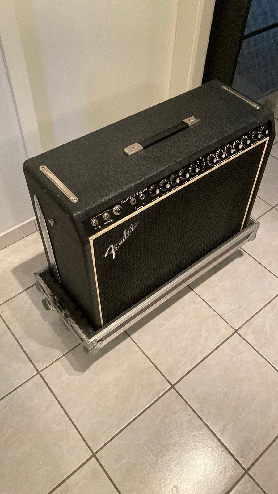 Superbe Fender Super Twin black face etat comme neuf, Musique & Instruments, Amplis | Basse & Guitare, Enlèvement, Comme neuf