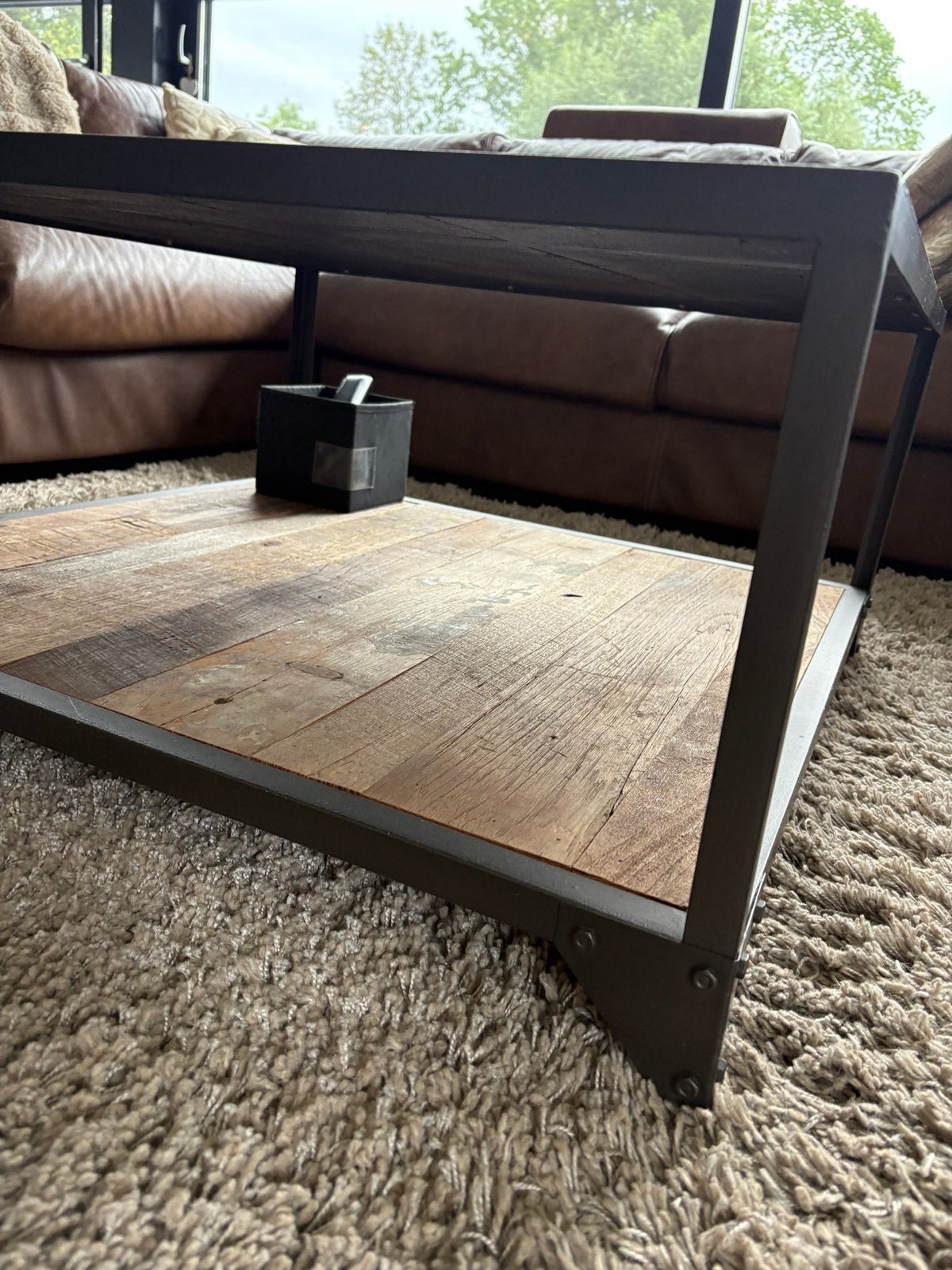 Salontafel balinees wrakhout - industriële look, Ophalen, Vierkant, Zo goed als nieuw, 75 tot 100 cm