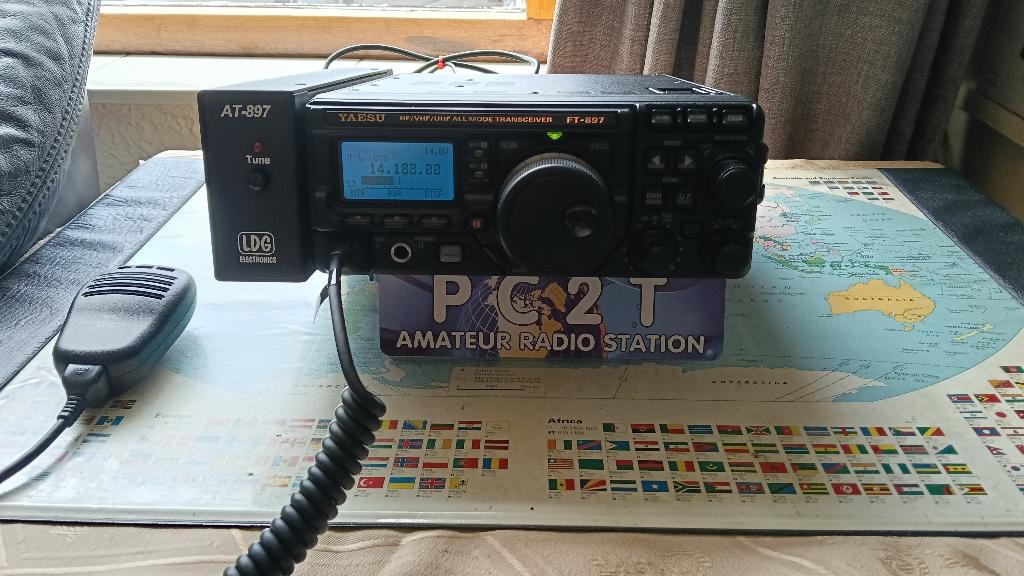 Yaesu FT-897D HF/VHF/UHF DSP Transceiver, Telecommunicatie, Zenders en Ontvangers, Ophalen of Verzenden, Zo goed als nieuw, Zender en Ontvanger