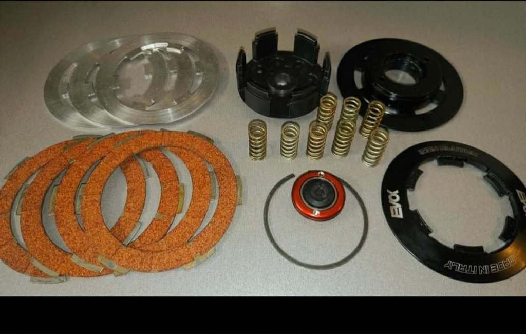 EVOK IRON CLUTCH ape 50 vespa 50, Fietsen en Brommers, Ophalen of Verzenden