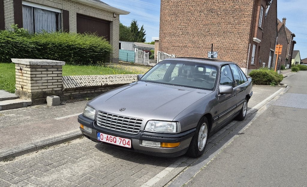 À vendre / Te koop – Opel Senator C3 ONE 3.0, Auto's, Oldtimers, Particulier, Elektrische ramen, Opel, Benzine, Berline, 5 deurs