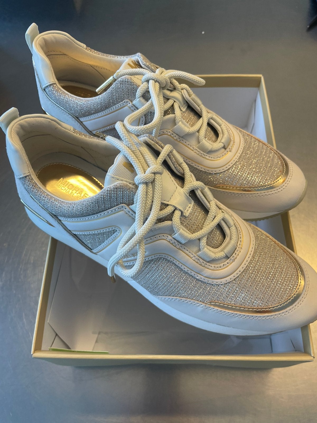 Gekleede sneakers Michael Kors maat 40, Kleding | Dames, Schoenen, Ophalen of Verzenden, Zo goed als nieuw, Sneakers