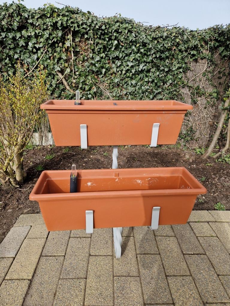 Bloembakken op stander, Ophalen, Steen, Tuin