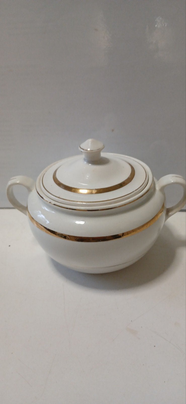 Suikerpot Nimy
Diameter bodem 7,5 cm 
Hoogte totaal 10 cm., Ophalen of Verzenden