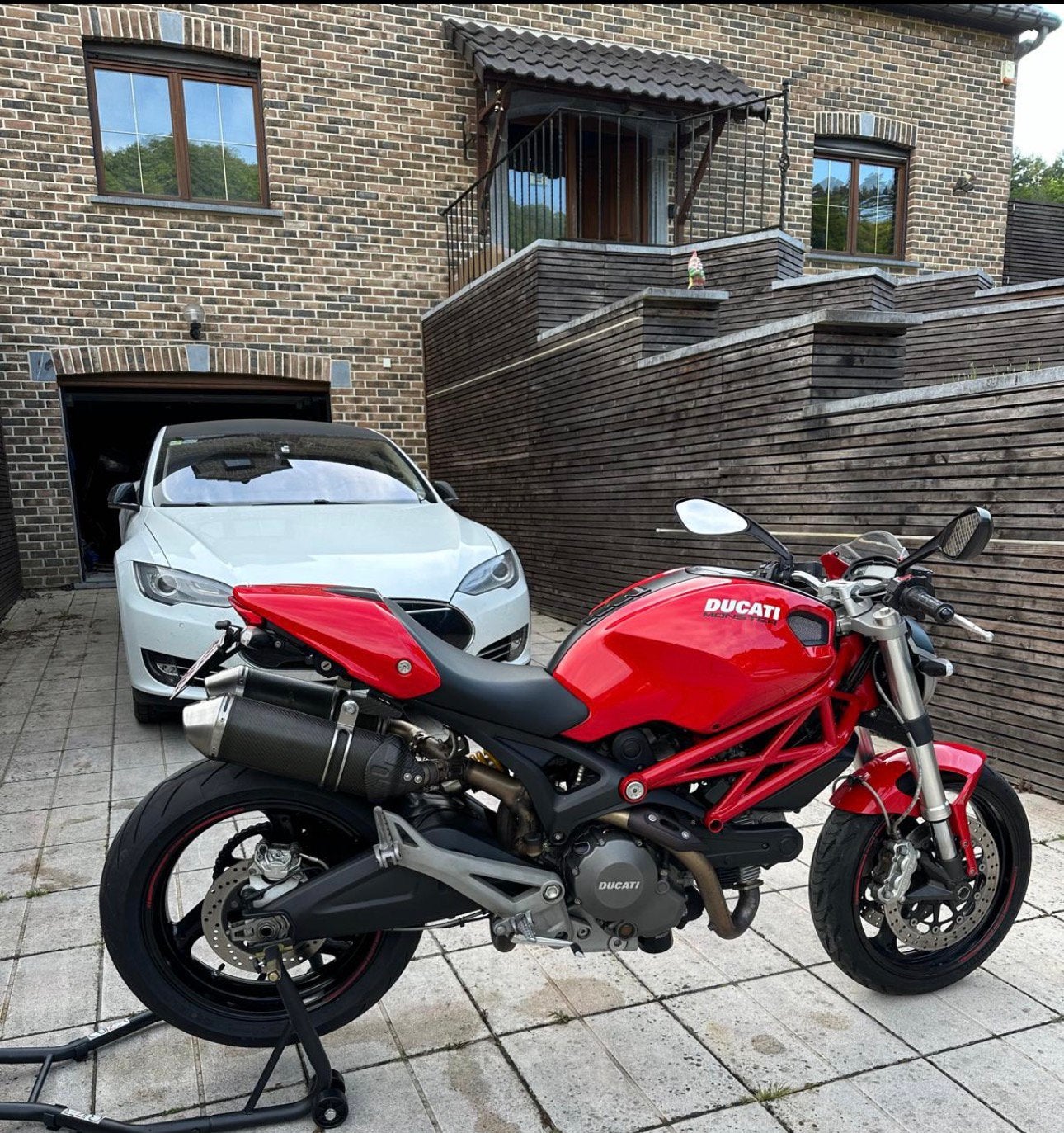 Ducati Monster 696 – Excellent état, Motoren, 2 cilinders, Sportuitlaat, Occasion, Motorrijbewijs A