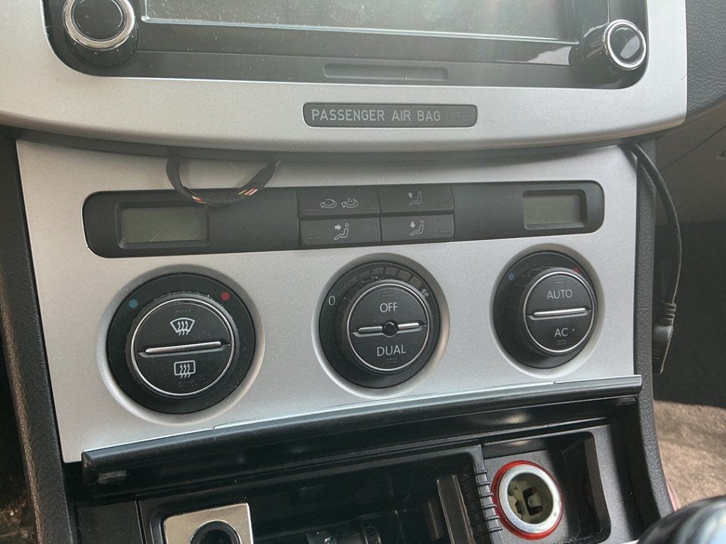 PANNEAU DE COMMANDE CHAUFFAGE CLIMATISATION Passat CC (357), Volkswagen, Volkswagen AG, Utilisé, Kundenbetreuung@volkswagen.de