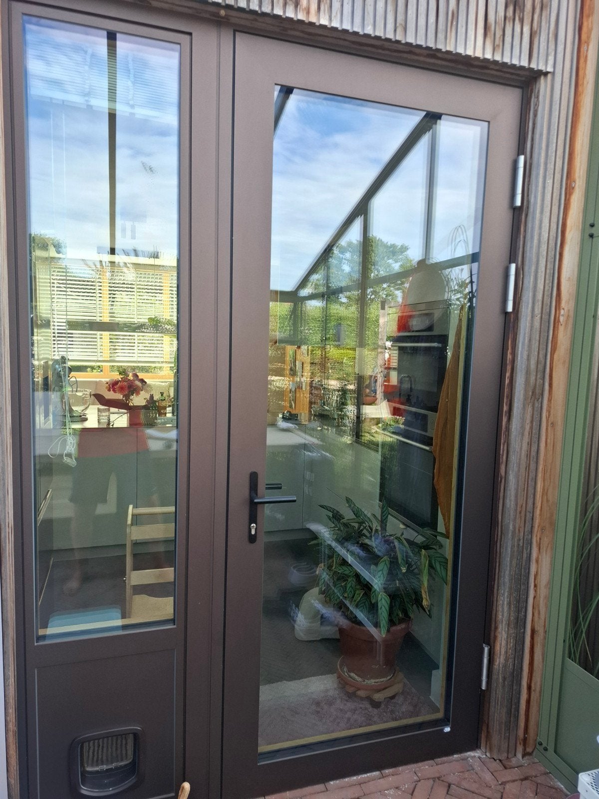 Buitendeur en 3 ramen , topkwaliteit , zo goed als nieuw, Doe-het-zelf en Bouw, Ophalen, Raamkozijn, Zo goed als nieuw, Inclusief glas