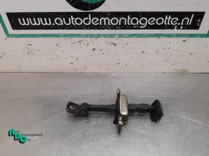 Butée 4portes avant droite d'un Kia Sorento (Sorento 03-), Kia, -, 3 mois de garantie, Utilisé