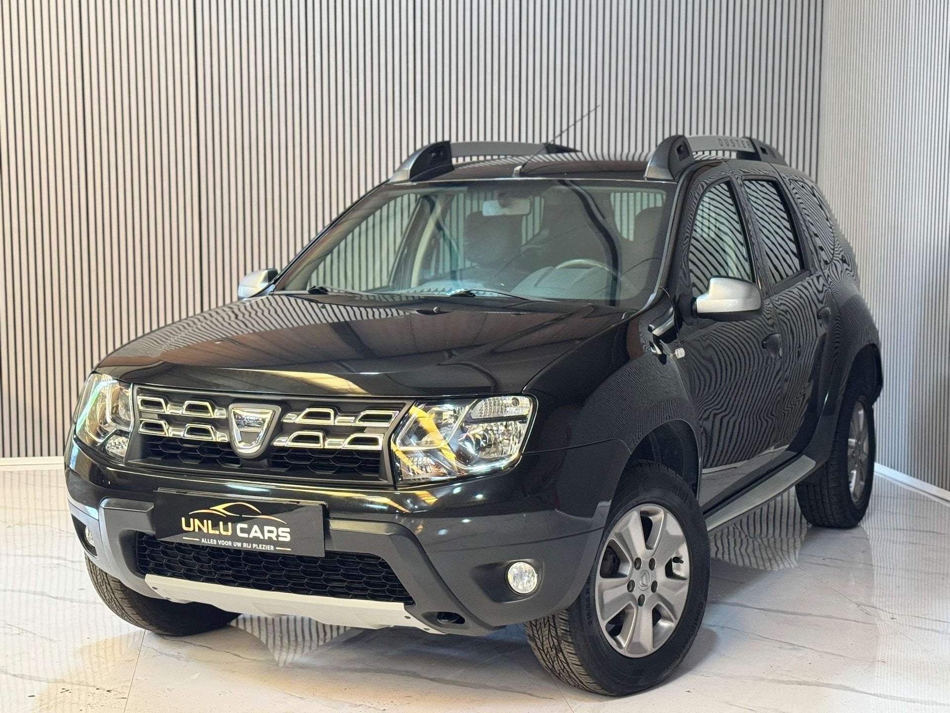 Dacia Duster Duster 1.2 TCe 4x2 Blackstorm, Auto's, Euro 5, Stof, Gebruikt, Zwart