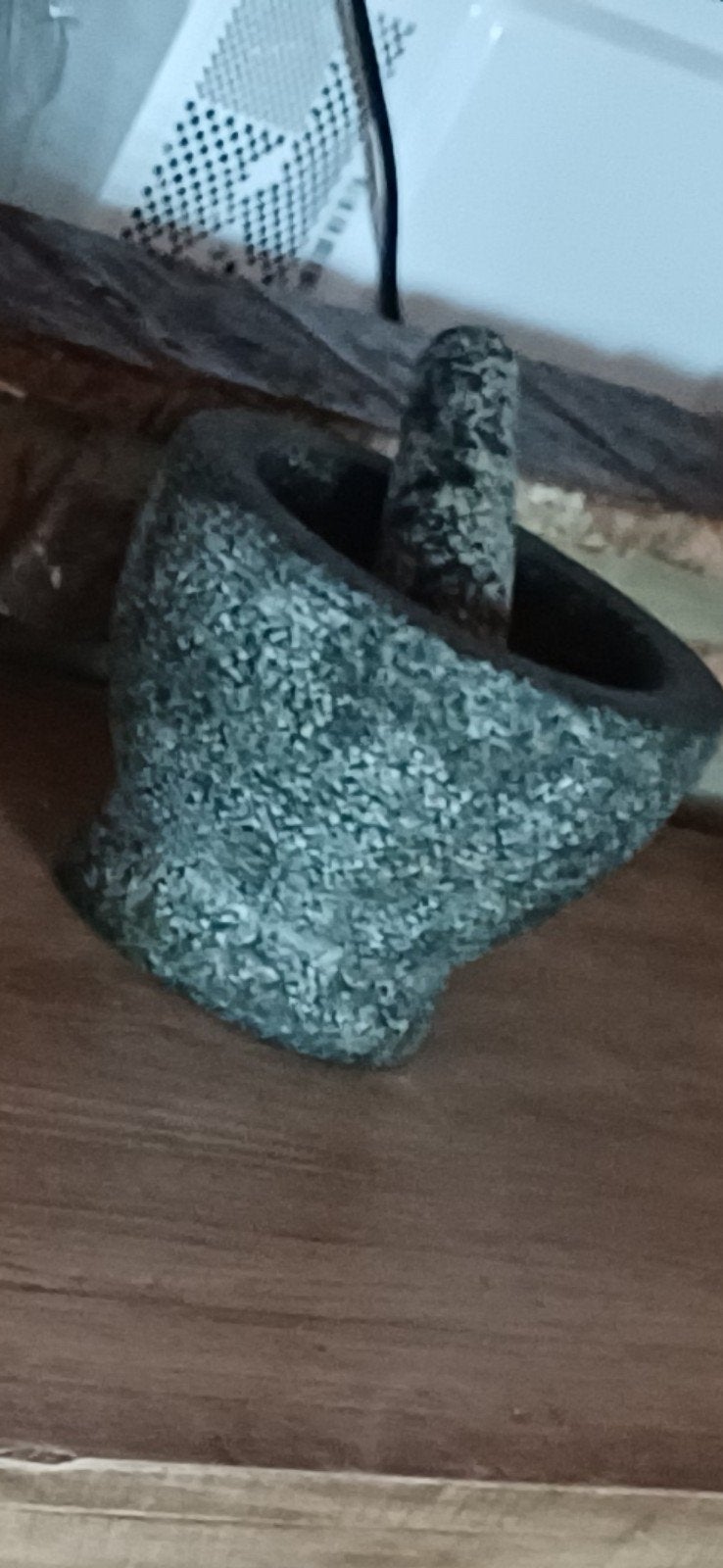 mortier et pilon en granit, Kleding | Dames, Hoeden en Petten, Ophalen