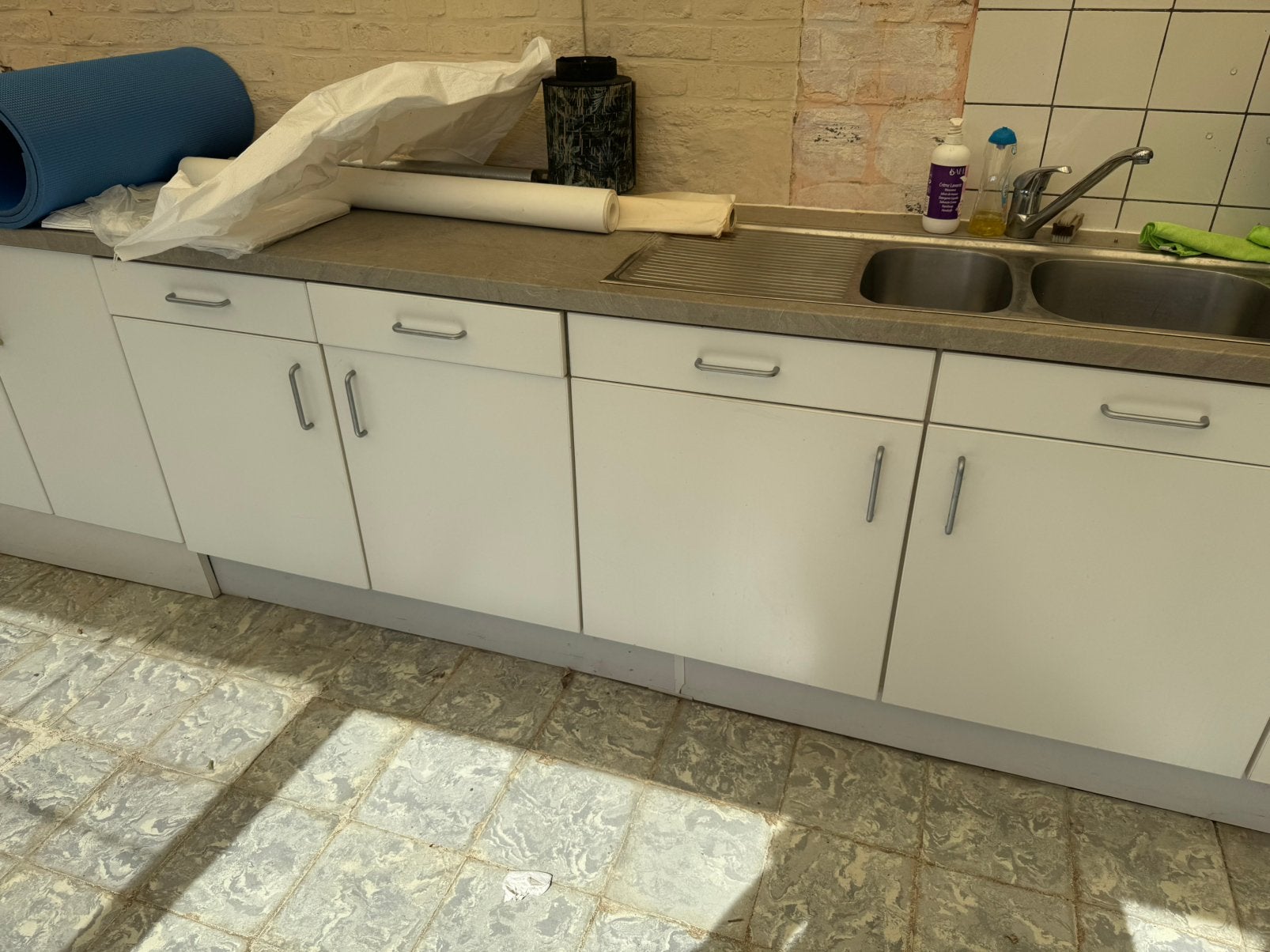 Gratis keukenkasten met lavabo (zelf af te breken), Maison & Meubles, Cuisine | Cuisines complètes, Enlèvement, Utilisé