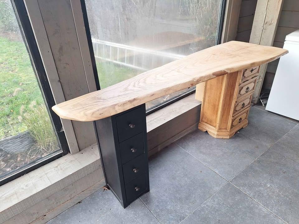 Bureau met boomstamblad, Ophalen, Zo goed als nieuw