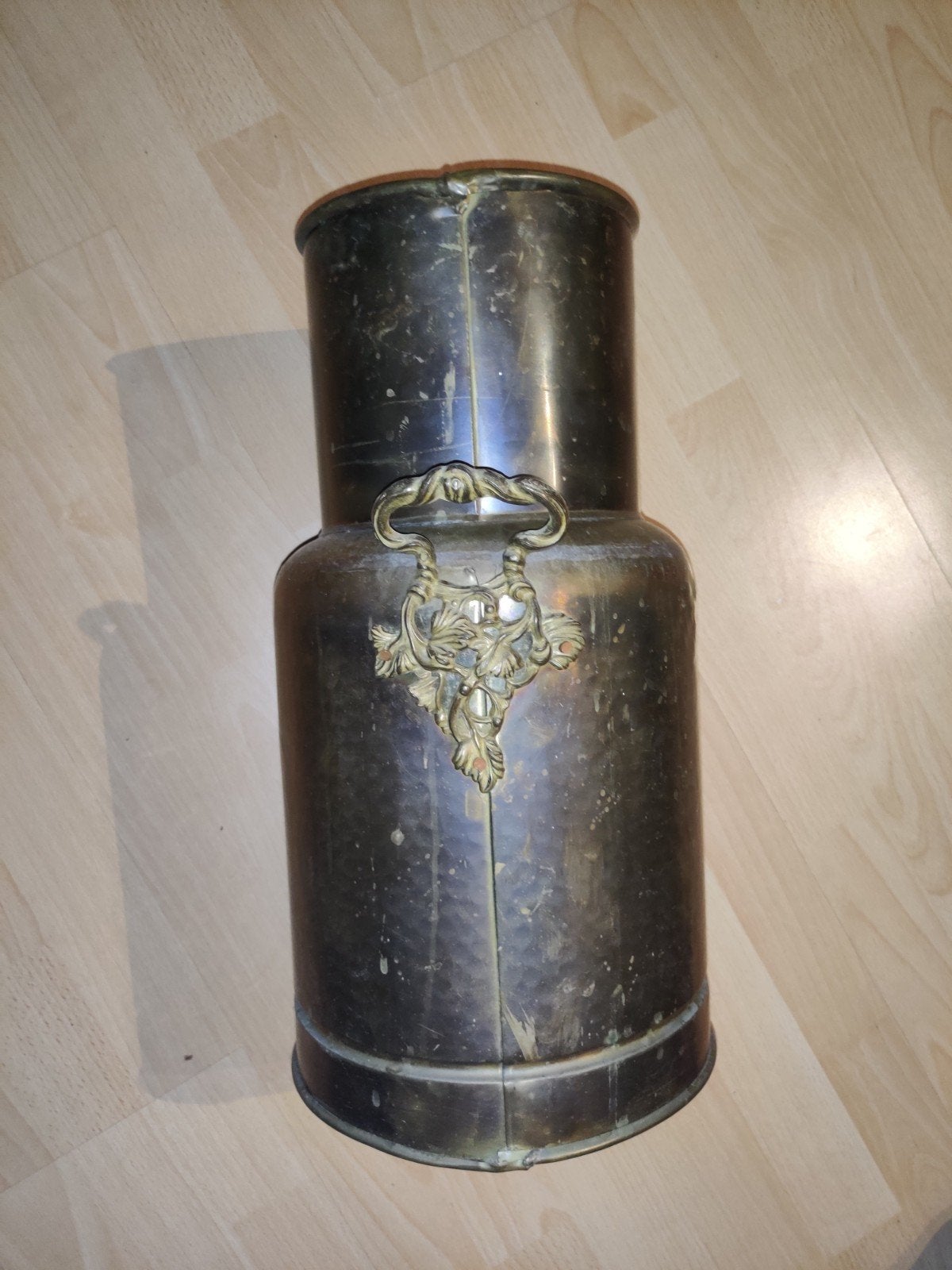 Pot à lait vintage en laiton, belle patine, Autos : Divers, Outils de voiture, Enlèvement