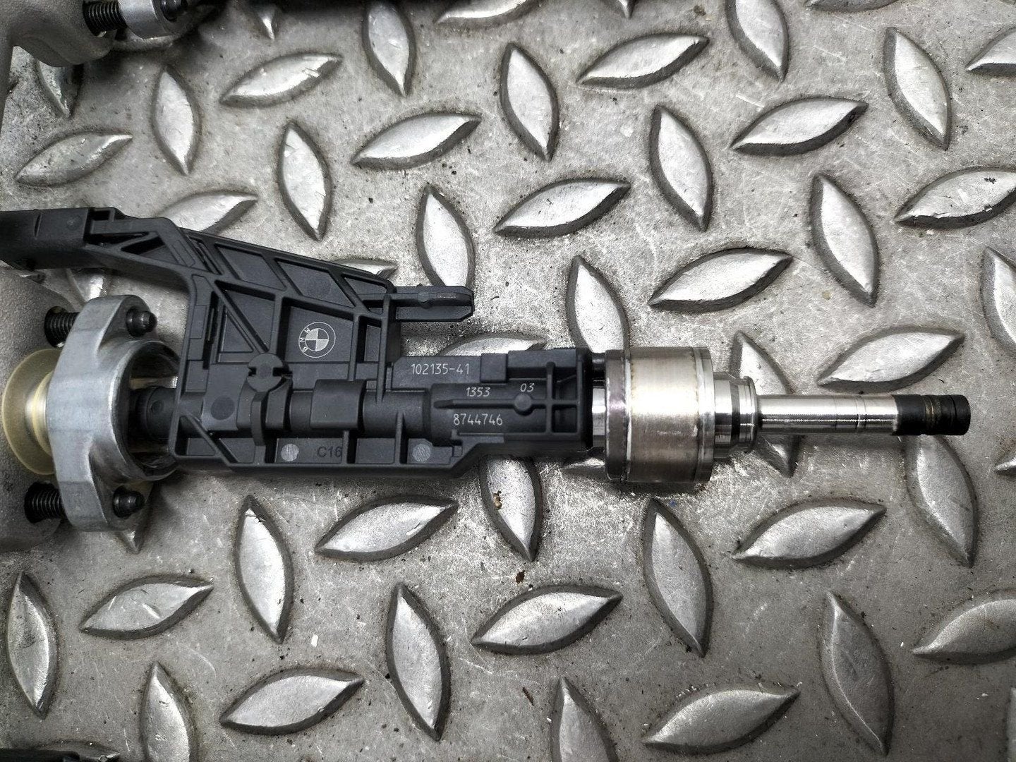 BMW X1 BRANDSTOF INJECTOR / VERSTUIVER 13538744746 2024, Auto-onderdelen, Ophalen of Verzenden, Gebruikt, ARN erkend