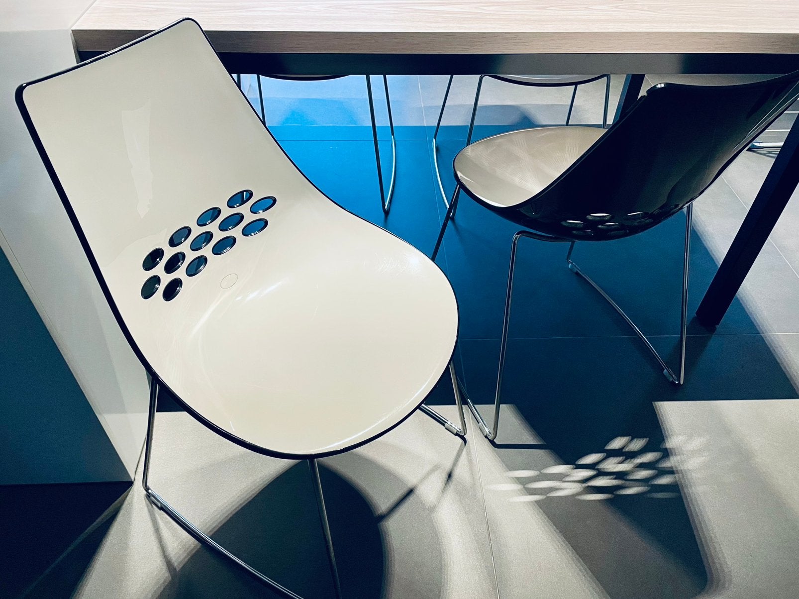 4 keuken designstoelen, voor 4 samen 80 euro, Huis en Inrichting, Stoelen, Ophalen, Gebruikt, Wit, Vier