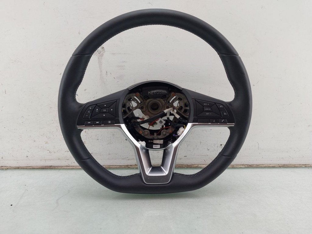 VOLANT DIRECTION Nissan Juke (F16) (|48430HS04C|), Postoffice@zf.com, Löwentaler Straße 20
88046  Friedrichshafen, DE, Utilisé