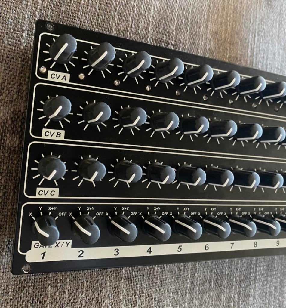 Analogue Solutions Oberkorn3 analoge step-sequencer, Elektronische apparatuur, Wekkers, Ophalen of Verzenden, Gebruikt, Analoog