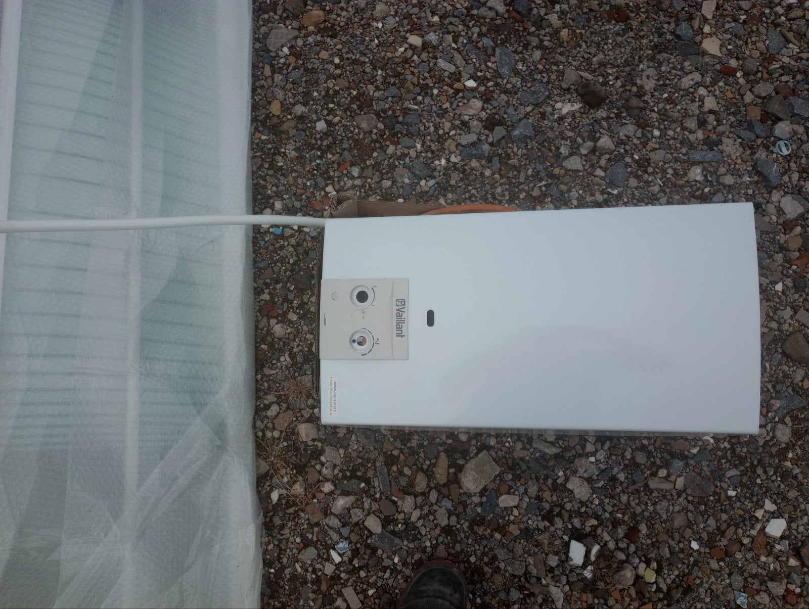 Chauffe-eau instantané Vaillant pour bouteilles de gaz, Chauffe-eau, Enlèvement, Propane ou Butane, Moins de 20 litres