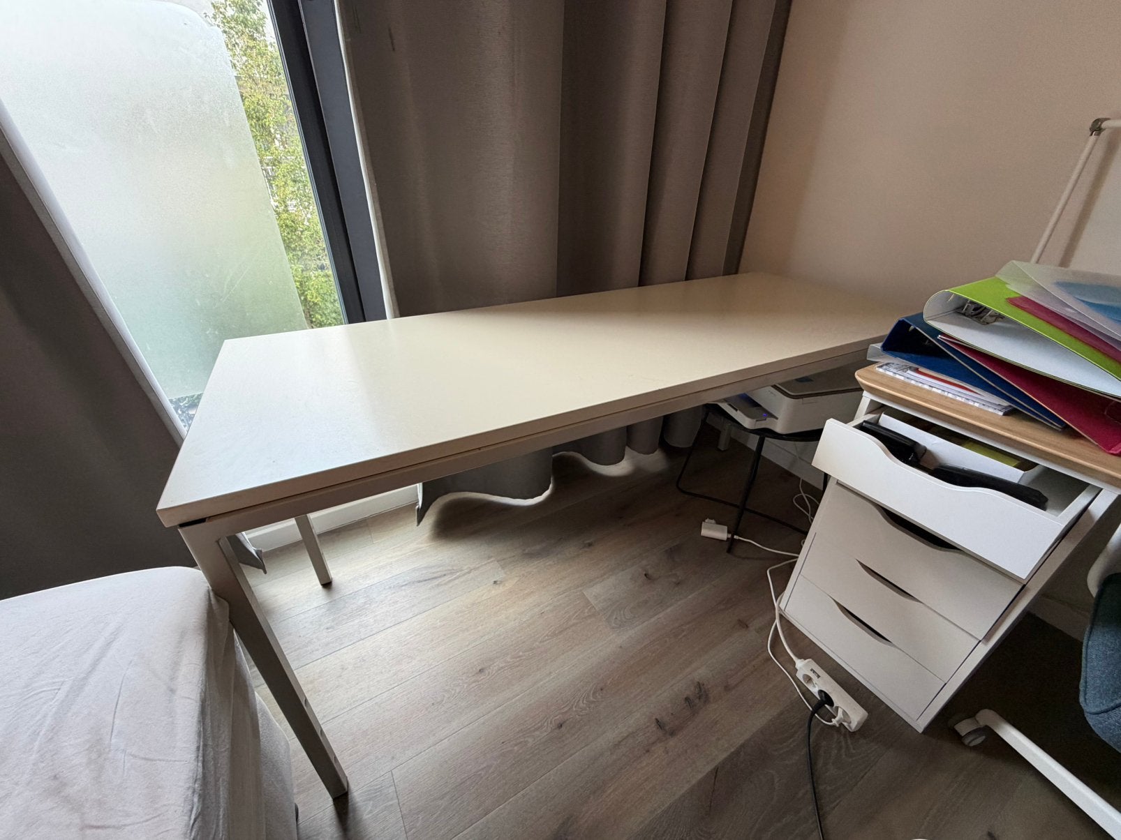 Bureau/table de travail, Enlèvement, Utilisé, Beige