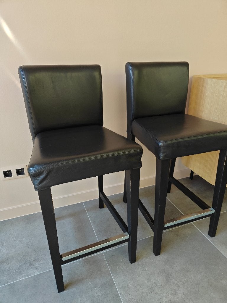 2 krukken, 90 cm ou plus, Avec repose-pieds, 2 tabourets, Enlèvement