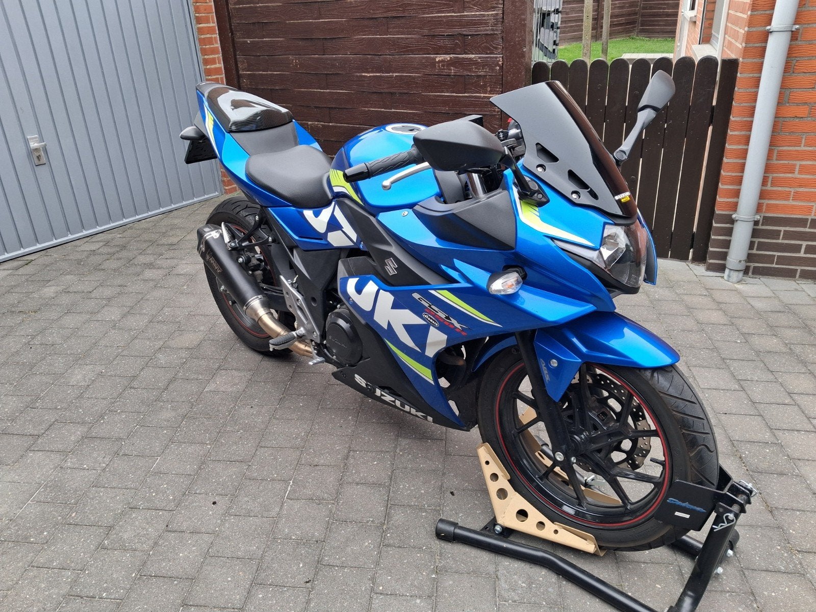suzuki gsx250r, Motoren, 2 cilinders, 248 cc, Handgeschakeld, 12 t/m 35 kW