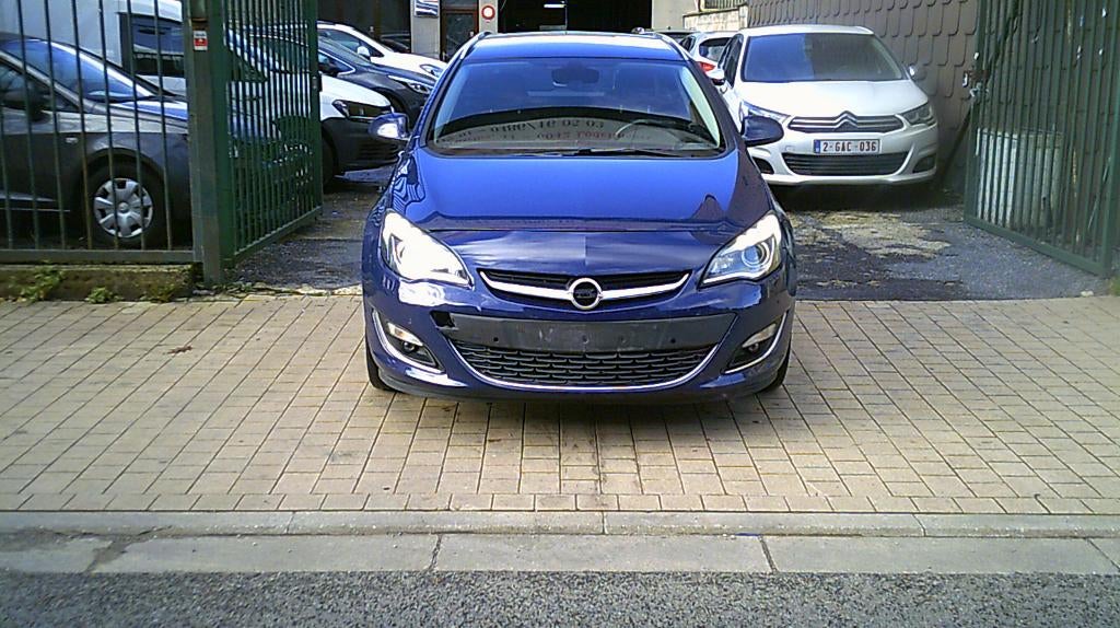 OPEL ASTRA 1700CC DIESEL 2013 PROPRE, Autos, Achat, Entreprise, Boîte manuelle, 5 portes