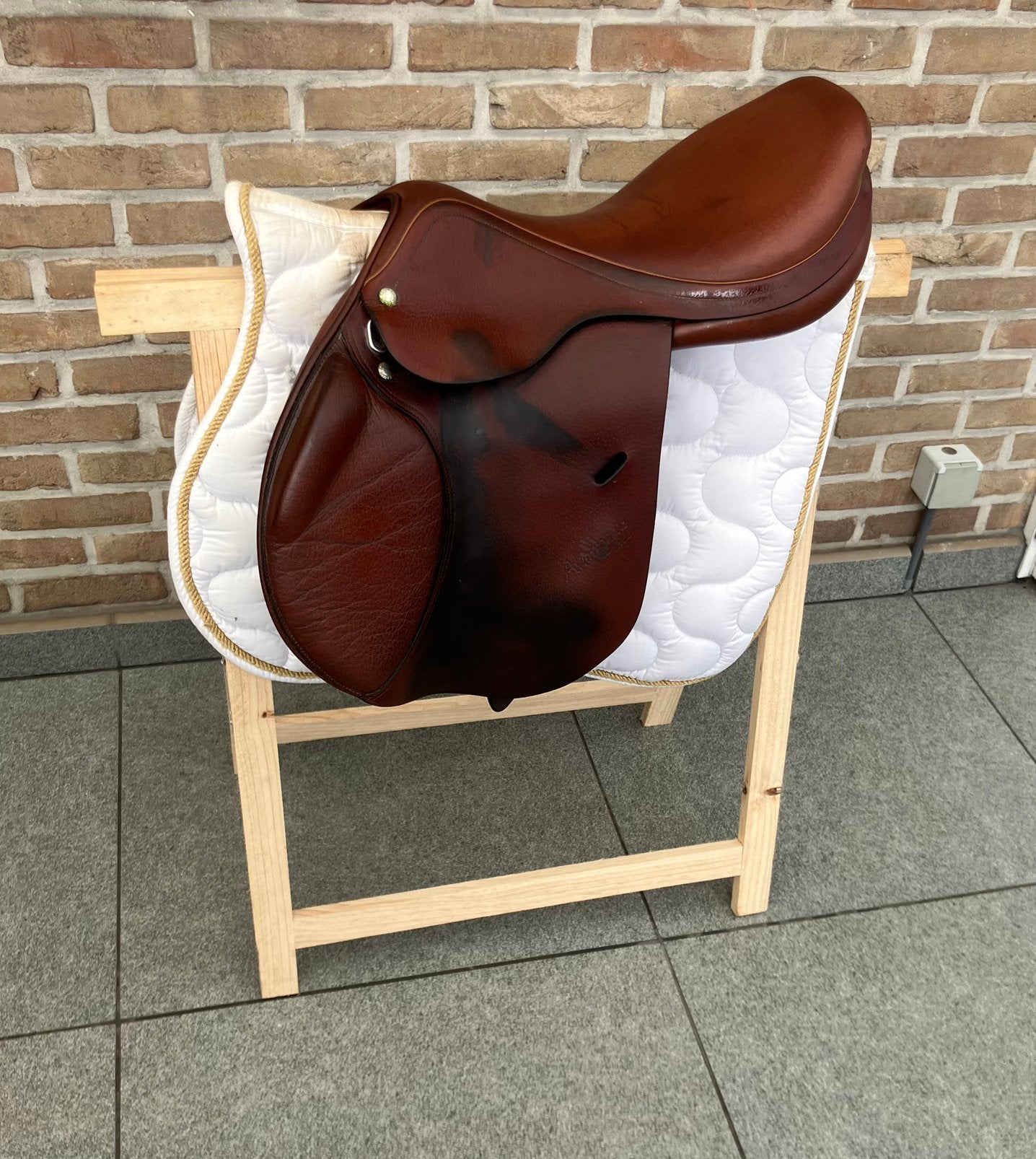 Springzadel Equipe 17 inch, Dieren en Toebehoren, Ophalen of Verzenden, Zo goed als nieuw