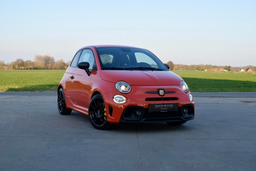 Abarth 695 1.4T Competizione, CarbonSeats/Beats/Monza/CarPla, Auto's, 4 zetels, https://public.car-pass.be/vhr/74a285e9-5a2d-4d50-aa3f-5d149d85d04e?lang=nl