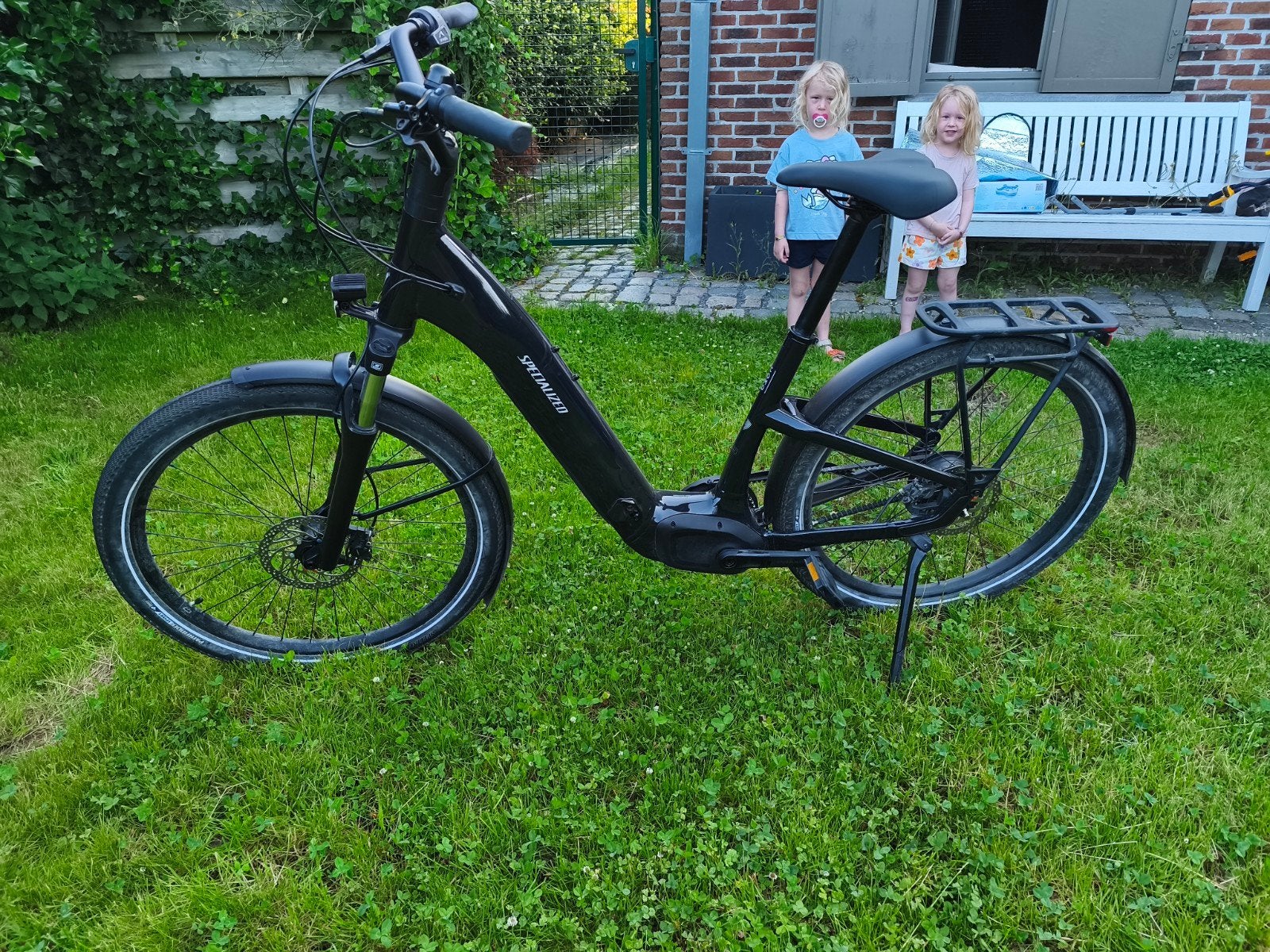 Specialized Como 3.0 + 2 batteries, Vélos & Vélomoteurs, Vélos électriques, Comme neuf, Autres marques, 55 à 59 cm, 50 km par batterie ou plus