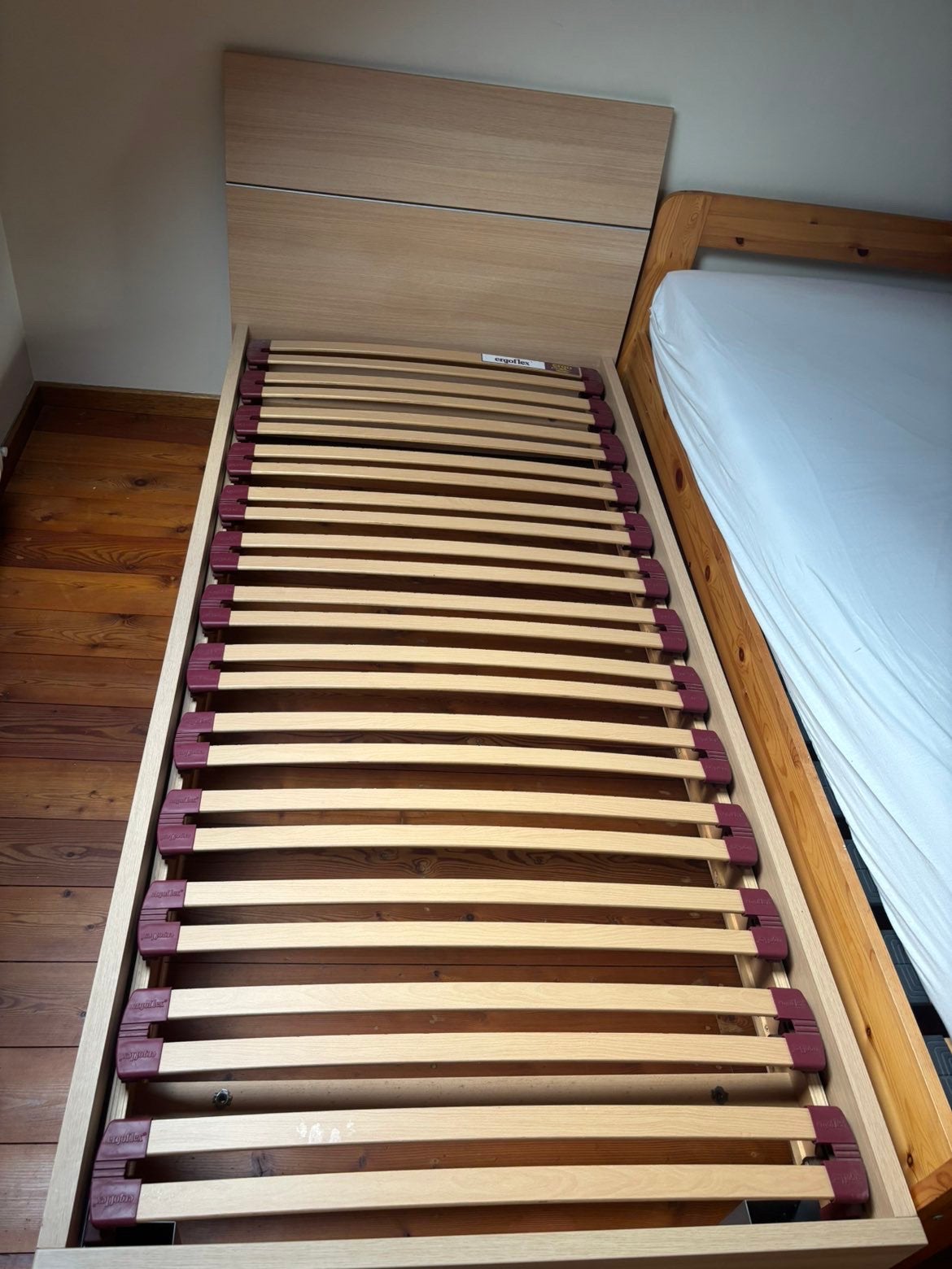 1 persoons bed met matras, Ophalen, Zo goed als nieuw