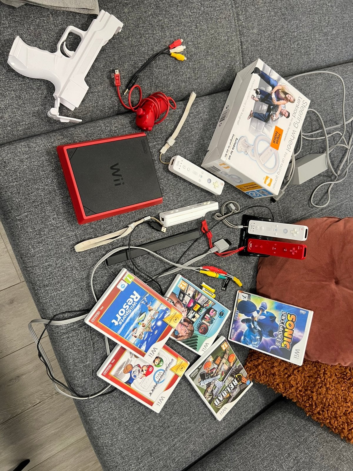 Complete Nintendo Wii Mini Set – incl. 5 Games & Accessoires, Enlèvement, Comme neuf