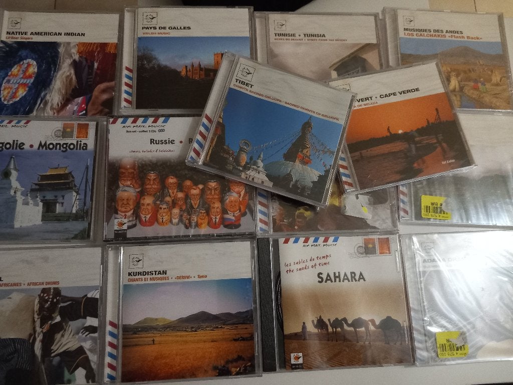 CD Musiques du monde Folklore Latino-Africain Asiatique, Enlèvement ou Envoi, Comme neuf, Autres genres