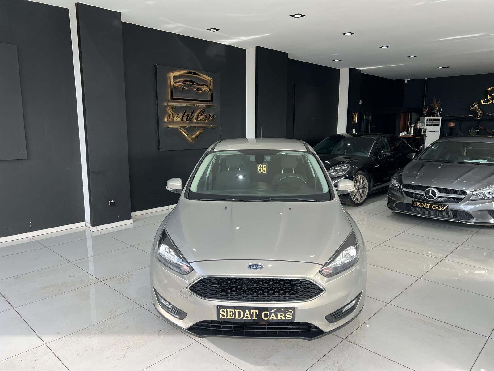 Ford Focus, Focus, Argent ou Gris, Entreprise, Boîte manuelle