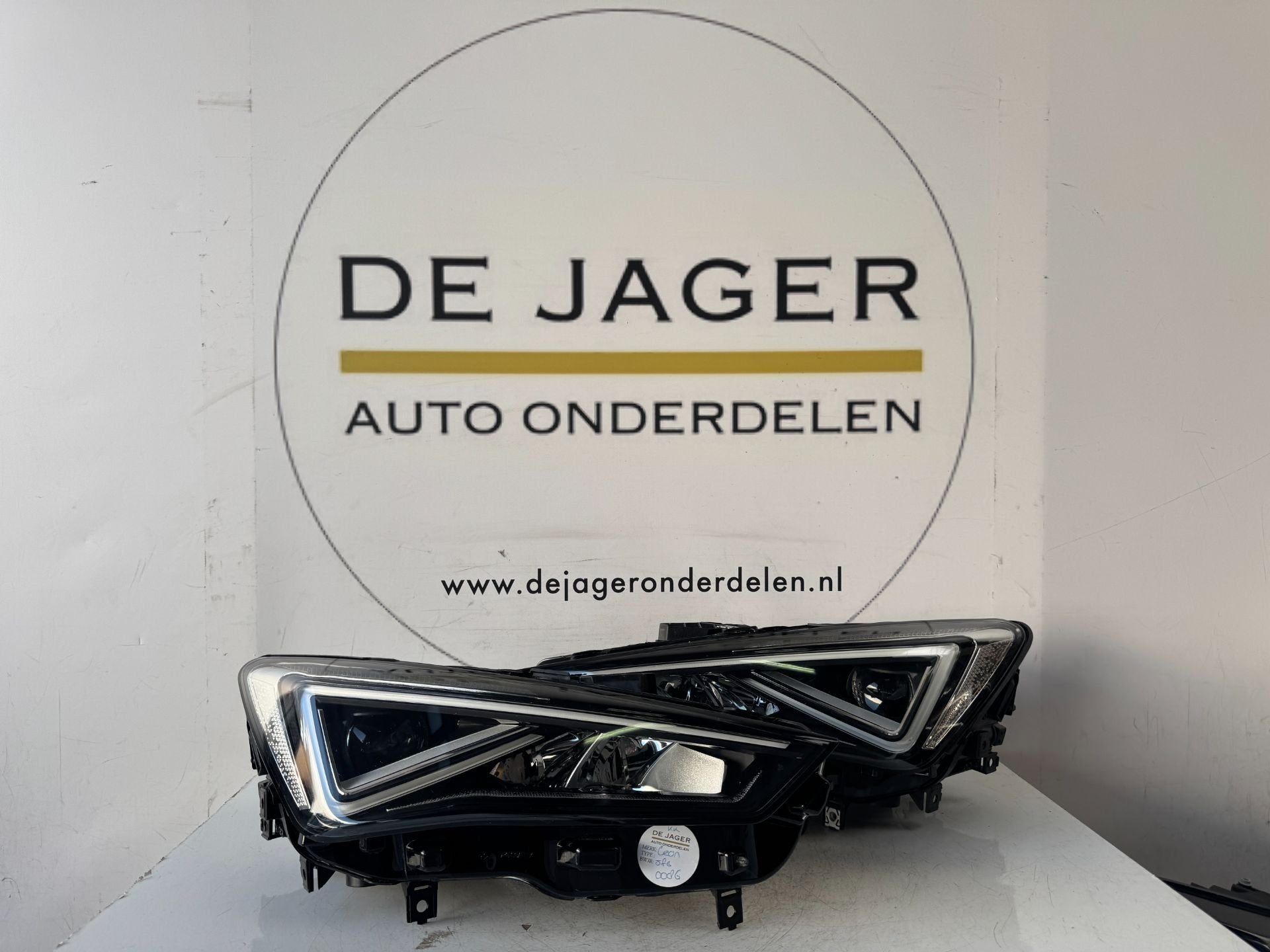 SEAT LEON 4 5FB 5FA LED KOPLAMPEN SET 5FB941007G 5FB941008G, Gebruikt, Autovia A-2, Km 585 585
08760  Martorell, ES, SEAT S.A.