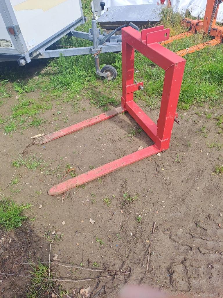 Palettenhaak / palletvork voor mini-tractor 3 punt €180, Ophalen