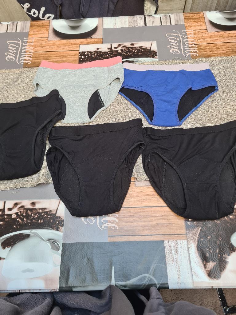 Menstruatie ondergoed 9 stuks, Nacht- of Onderkleding, Gebruikt, Meisje, Moi et marie