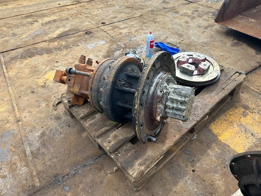 Cat 323 swing motor 515-6105 378-9516, Gebruikt