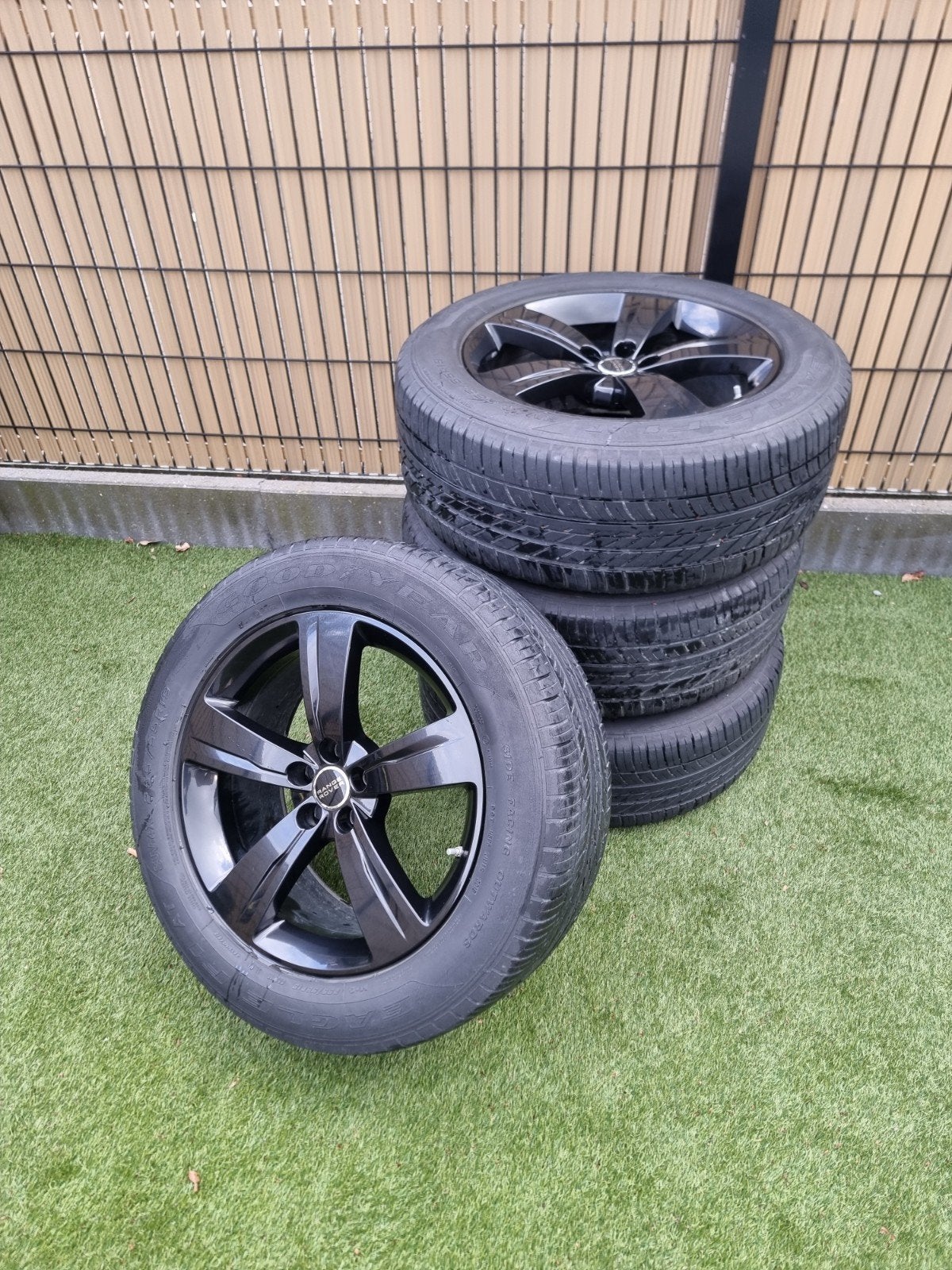 Velgen banden 5x108 19 inch R19
R19
5x108 19 inch
R19, Auto-onderdelen, Ophalen, 19 inch, Band(en)