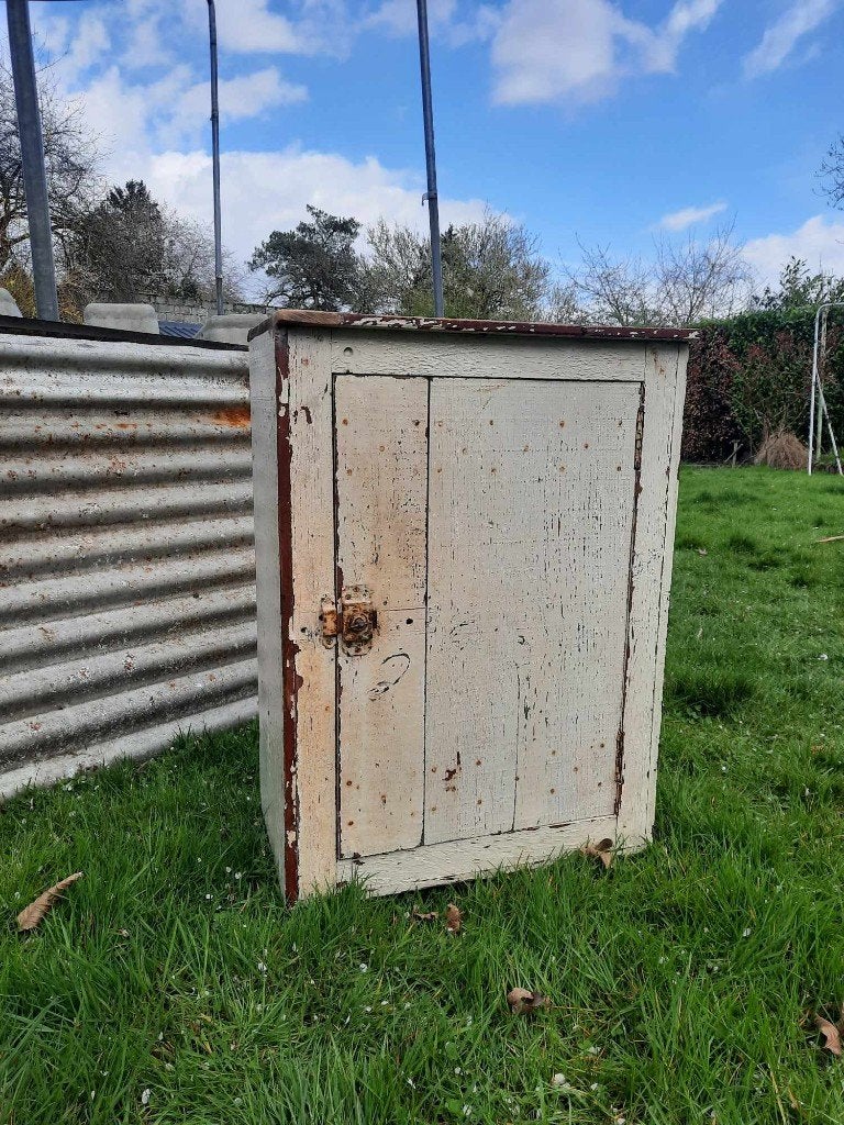 Armoire/Table /Objets Industriel, Enlèvement ou Envoi