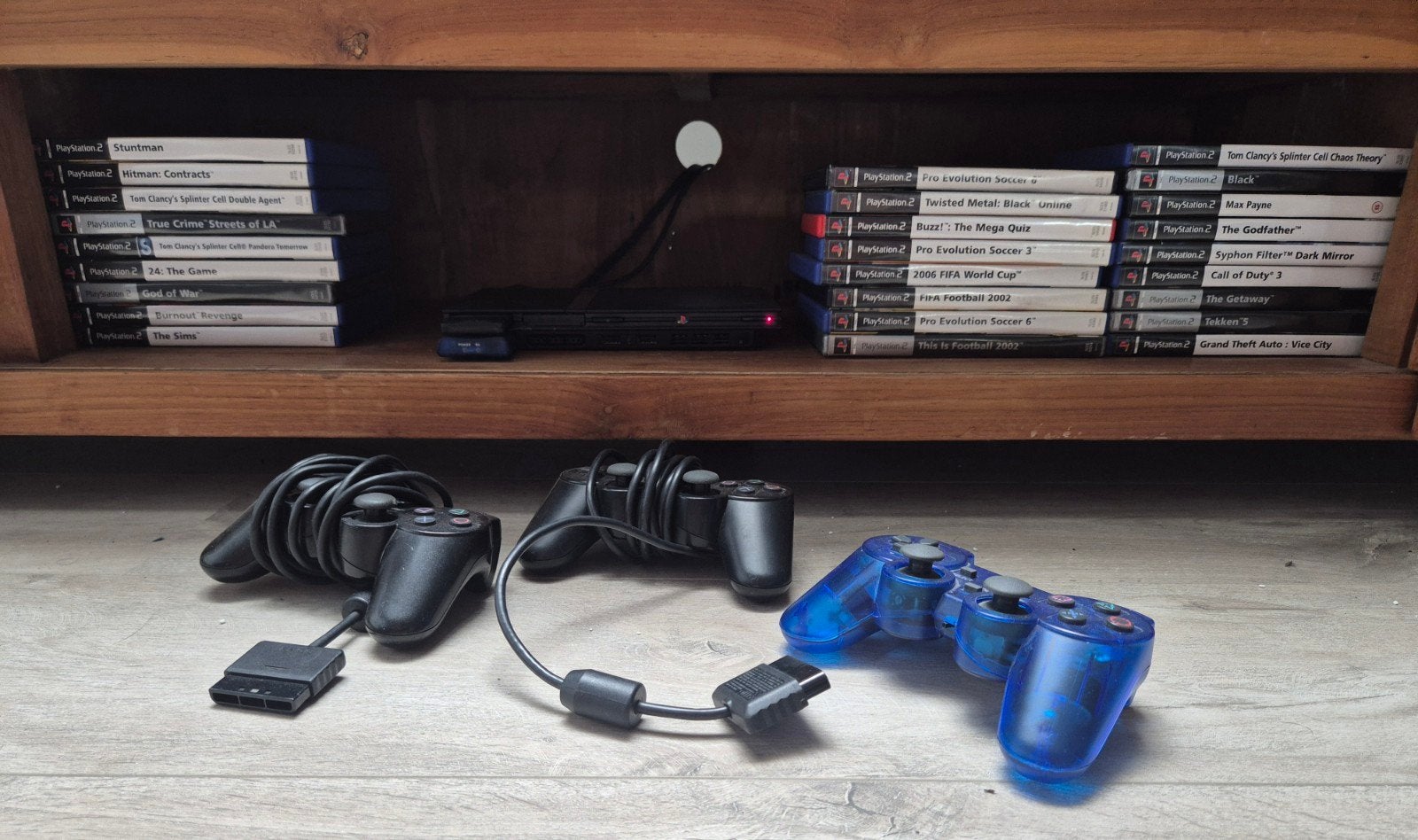 PS2 met 3 controllers, Games en Spelcomputers, Spelcomputers | Sony PlayStation 2, Ophalen, Gebruikt, Zwart, Met geheugenkaart